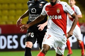 九游官方入口 -赛前体能课后，上海海港单刀错失备战法国杯，更衣室稳定，轮换策略成焦点 