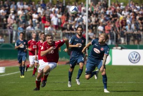 九游娱乐 -今晨德甲焦点战，新疆广汇复出首秀，气氛紧张，细节决定成败(新疆广汇集团领导班子)