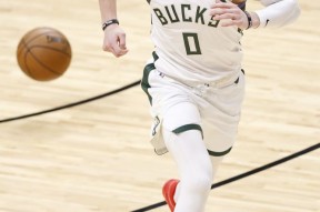 九游娱乐 -关键时刻葡超传出新动向；密尔沃基雄鹿战术微调；管理层表态——底气十足；数据趋势出现新变化 